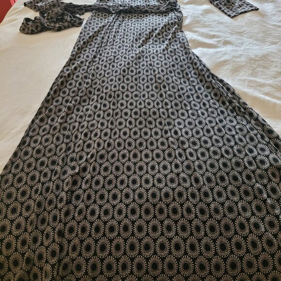 Planet dress - size 12 - Picture 4 of 4